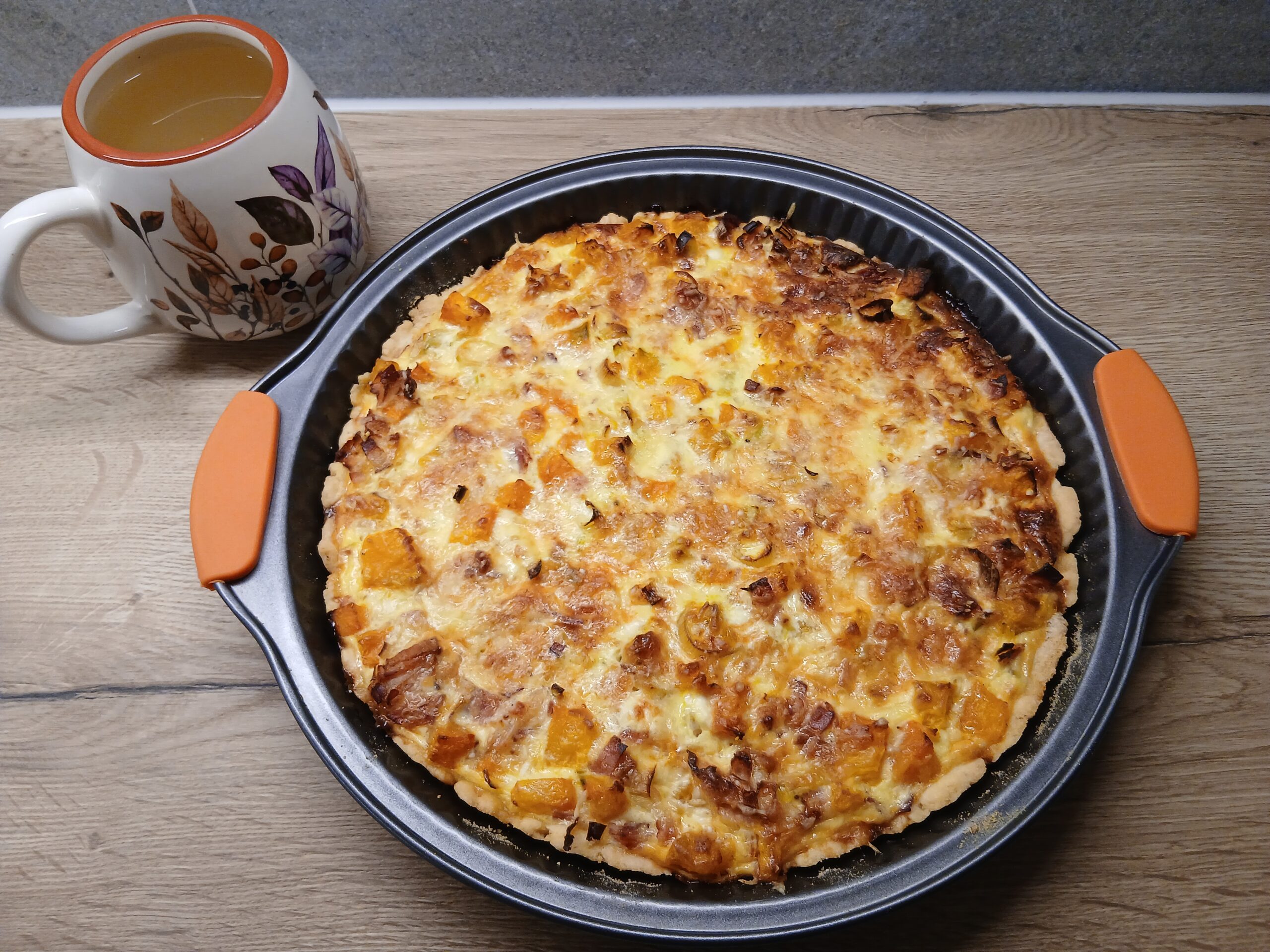 Kürbis-Quiche in einer Backform