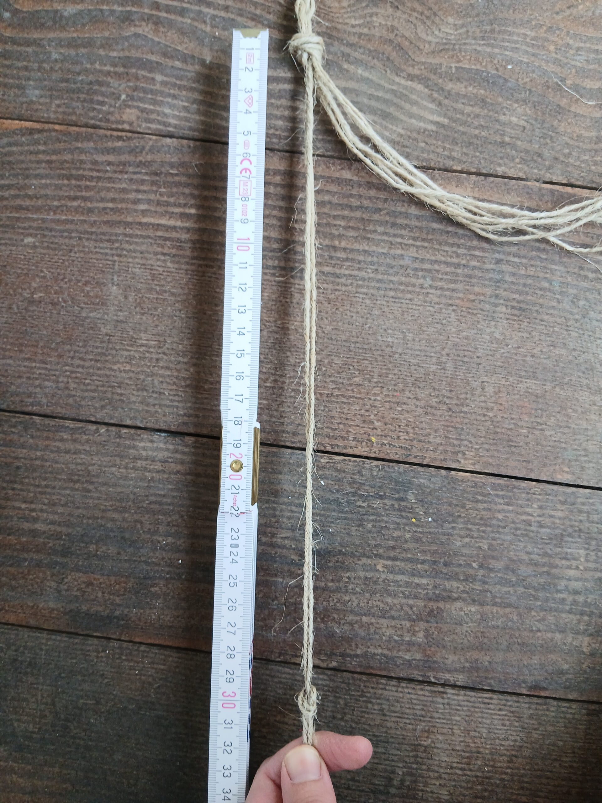 Die Messung des Abstandes bis zur ersten Knotenreihe