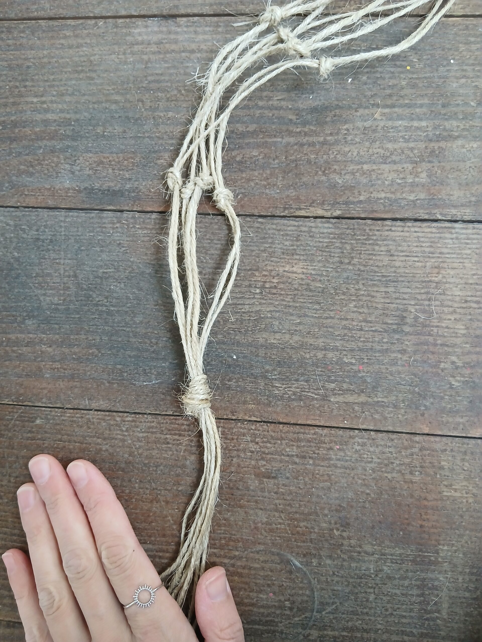 Das Endstück der Makramee-Blumenampel